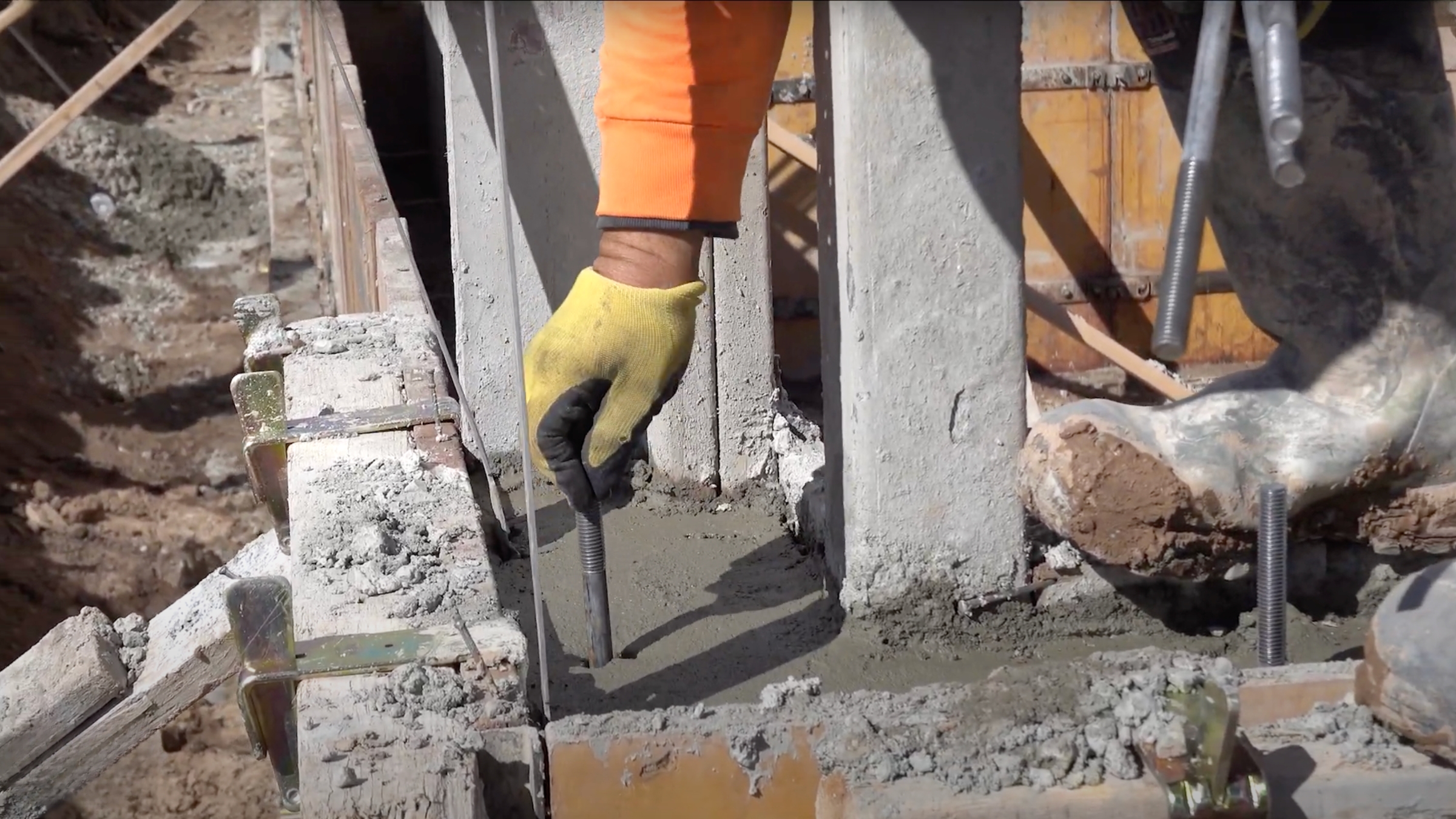 Wet setting anchor bolts